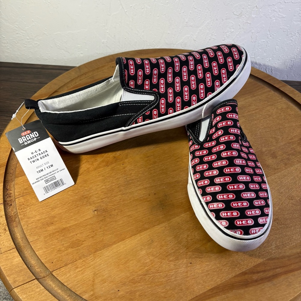 H-E-B Grocery Shoes Men 10 Women 12 Canvas Racetrack Twin Gore Graphic Slip On‎
